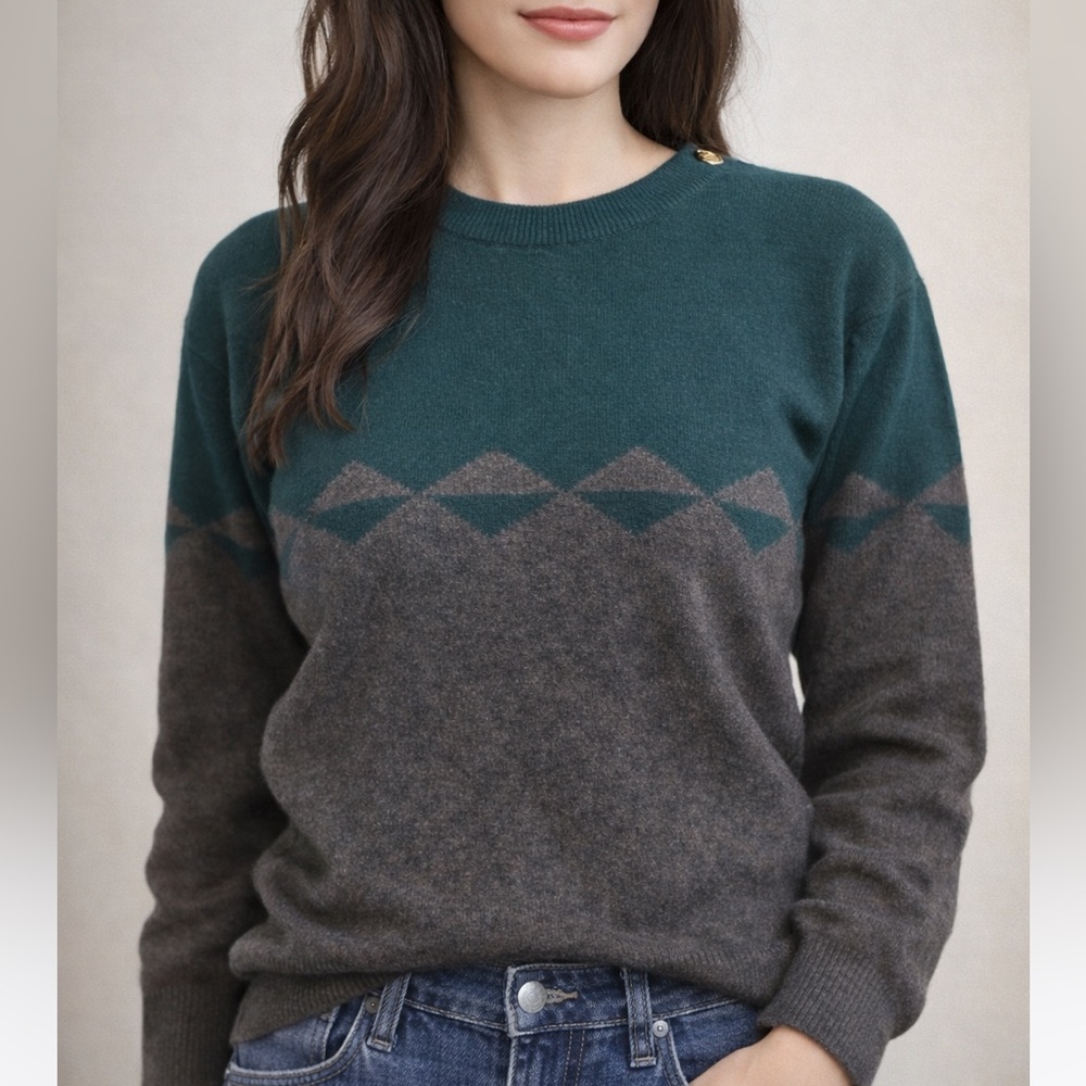 CHANEL Vintage Cashmere Sweater |Scotland Late 1980s - excellent condition
